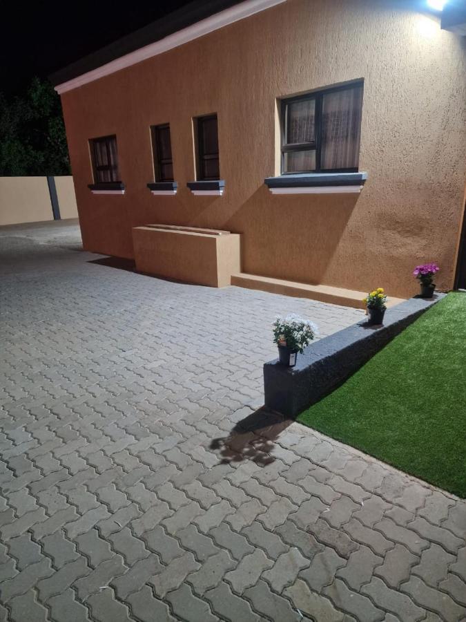 Pinto City Motel كمبتون بارك المظهر الخارجي الصورة