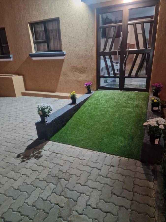 Pinto City Motel كمبتون بارك المظهر الخارجي الصورة